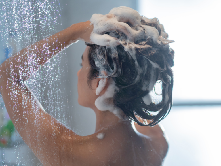 HOW TO AVOID FRIZZY HAIR AFTER WASHING