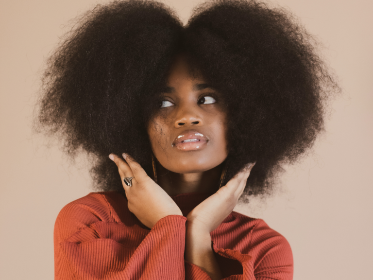 HOW TO KEEP YOUR 4C HAIR MOISTURIZED IN DRY SEASONS